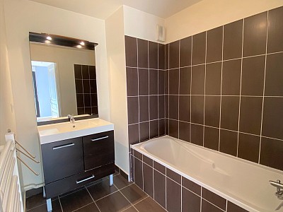 APPARTEMENT T3 A LOUER - LYON 7EME ARRONDISSEMENT - 66.55 m2 - 1 066 € charges comprises par mois