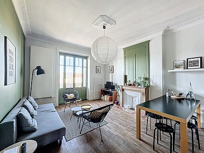 APPARTEMENT T3 A LOUER - LYON 7EME ARRONDISSEMENT - 61.78 m2 - 1 230 &euro; charges comprises par mois