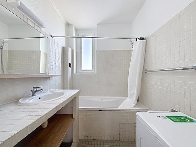 APPARTEMENT T3 A LOUER - LYON 7EME ARRONDISSEMENT - 57.89 m2 - 1 124 € charges comprises par mois