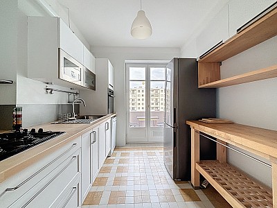APPARTEMENT T3 A LOUER - LYON 8EME ARRONDISSEMENT - 76.7 m2 - 1 295 € charges comprises par mois
