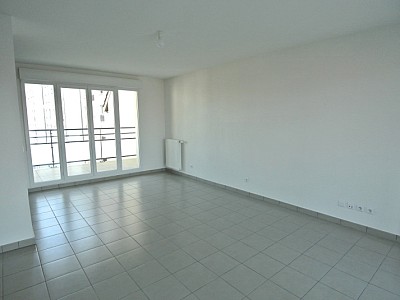 APPARTEMENT T3 A LOUER - LYON 8EME ARRONDISSEMENT - 73.15 m2 - 1 009 € charges comprises par mois