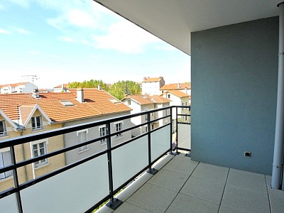 APPARTEMENT T3 A LOUER - LYON 8EME ARRONDISSEMENT - 73.15 m2 - 1 009 € charges comprises par mois