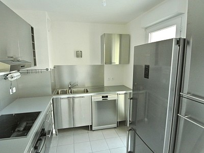 APPARTEMENT T3 A LOUER - LYON 8EME ARRONDISSEMENT - 73.15 m2 - 1 009 € charges comprises par mois