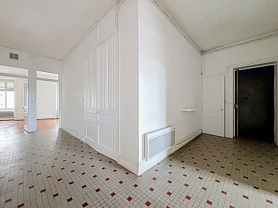APPARTEMENT T3 A LOUER - LYON 8EME ARRONDISSEMENT - 121 m2 - 1 069 € charges comprises par mois