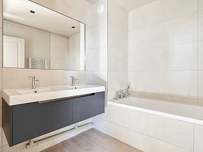 APPARTEMENT T3 A LOUER - ST CYR AU MONT D OR - 73.94 m2 - 1 836 € charges comprises par mois