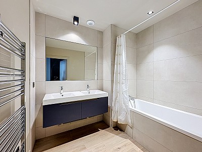 APPARTEMENT T3 A LOUER - ST CYR AU MONT D OR - 62.75 m2 - 1 580 € charges comprises par mois