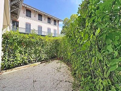 APPARTEMENT T3 A LOUER - ST CYR AU MONT D OR - 62.75 m2 - 1 580 € charges comprises par mois