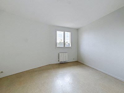 APPARTEMENT T3 A LOUER - ST GENIS LAVAL - 64.7 m2 - 804,19 € charges comprises par mois
