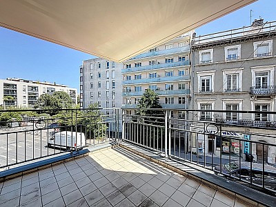 APPARTEMENT T3 A LOUER - VILLEURBANNE - 76.4 m2 - 1005€ charges comprises par mois