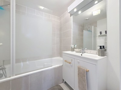 APPARTEMENT T3 A VENDRE - MIRIBEL - 67 m2 - 229000€