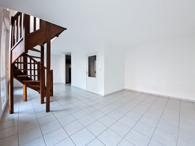 APPARTEMENT T3 A VENDRE - BRON - 73 m2 - 270000€