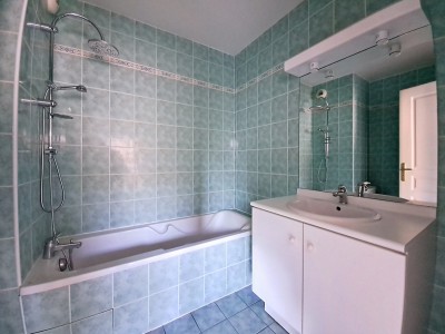 APPARTEMENT T3 A VENDRE - BRON - 74 m2 - 264�000�&euro;