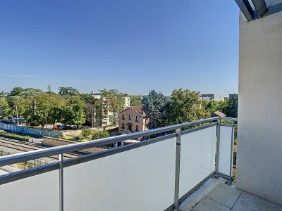 APPARTEMENT T3 - DECINES CHARPIEU - 60 m2 - VENDU