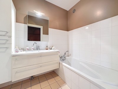 APPARTEMENT T3 A VENDRE - ECULLY - 83.75 m2 - 430000€