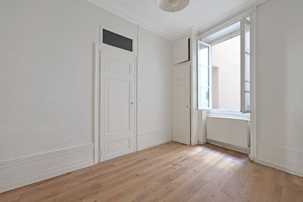 APPARTEMENT T3 - LYON 1ER ARRONDISSEMENT - 72.04 m2 - VENDU