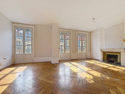 APPARTEMENT T3 A VENDRE - LYON 2EME ARRONDISSEMENT - 57 m2 - 345 000 €