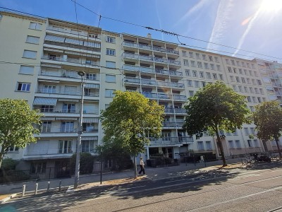 APPARTEMENT T3 A VENDRE - LYON 3EME ARRONDISSEMENT - 54 m2 - 186 900 &euro;
