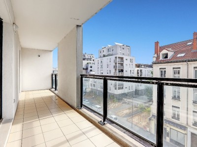 Appartement 3 pices avec terrasse - 2 chambres - LYON 7EME ARRONDISSEMENT - 73 m2 - VENDU