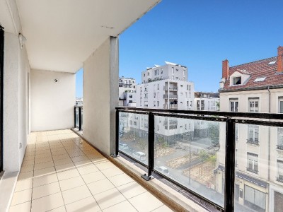 Appartement 3 pices avec terrasse - 2 chambres A VENDRE - LYON 7EME ARRONDISSEMENT - 73 m2 - 345000 €