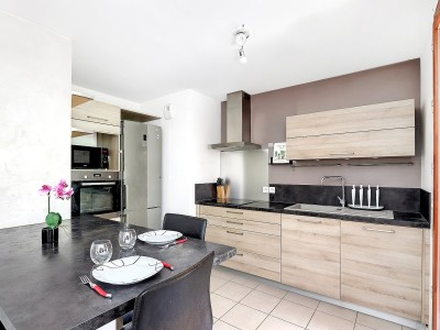 Appartement 3 pices avec loggia - 2 chambres - LYON 8EME ARRONDISSEMENT - 71 m2 - VENDU