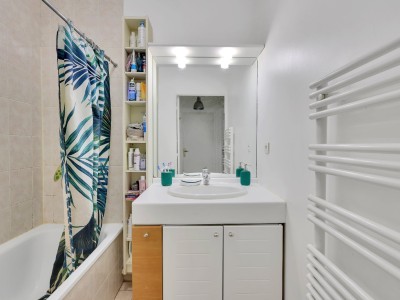 Appartement 3 pièces avec terrasse - 2 chambres A VENDRE - LYON 8EME ARRONDISSEMENT - 72 m2 - 285 000 €