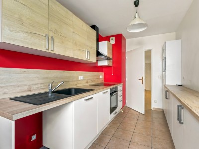 Appartement 3 pièces avec terrasse - 2 chambres A VENDRE - LYON 8EME ARRONDISSEMENT - 72 m2 - 285 000 &euro;