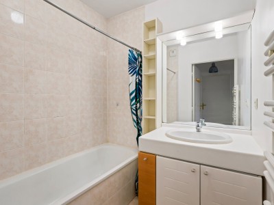Appartement 3 pièces avec terrasse - 2 chambres A VENDRE - LYON 8EME ARRONDISSEMENT - 72 m2 - 285 000 &euro;