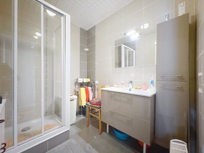 APPARTEMENT T3 A VENDRE - RILLIEUX LA PAPE - 58 m2 - 159999€