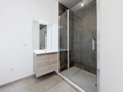 APPARTEMENT T3 A VENDRE - RILLIEUX LA PAPE - 61 m2 - 282 000 €