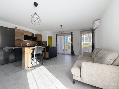 APPARTEMENT T3 A VENDRE - SATHONAY CAMP - 61 m2 - 245�000�&euro;