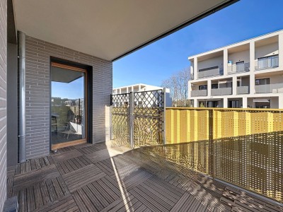 APPARTEMENT T3 A VENDRE - SATHONAY CAMP - 61 m2 - 245�000�&euro;