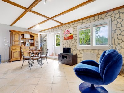 Appartement 3 pices avec loggia - 2 chambres A VENDRE - ST PRIEST - 72 m2 - 180000€