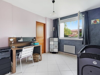 Appartement 3 pices avec loggia - 2 chambres A VENDRE - ST PRIEST - 72 m2 - 180000€