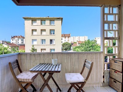 Appartement 3 pices avec balcons - 2 chambres - VENISSIEUX - 73.86 m2 - VENDU