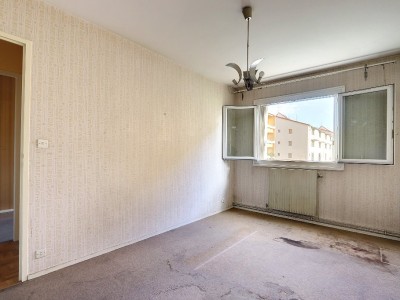 Appartement 3 pices avec loggia - 2 chambres - VENISSIEUX - 77 m2 - VENDU