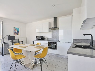 Appartement 3 pièces avec balcon - 2 chambres A VENDRE - VENISSIEUX - 61.19 m2 - 184 000 €