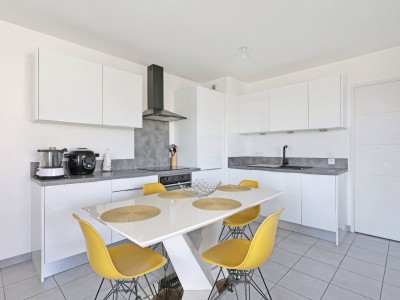 Appartement 3 pièces avec balcon - 2 chambres A VENDRE - VENISSIEUX - 61.19 m2 - 174 000 €