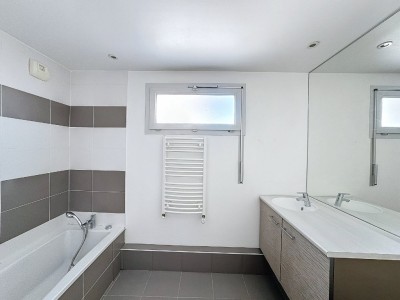 APPARTEMENT T3 - VILLEURBANNE - 68 m2 - VENDU