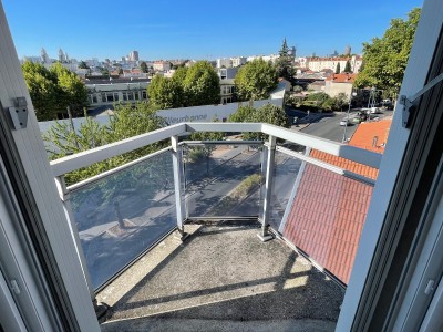 Appartement 3 pices avec balcon - 2 chambres A VENDRE - VILLEURBANNE - 67.77 m2 - 220000€