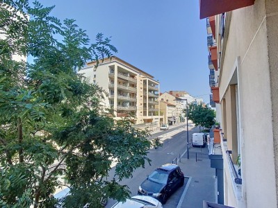 APPARTEMENT T3 A VENDRE - VILLEURBANNE - 71 m2 - 189000€