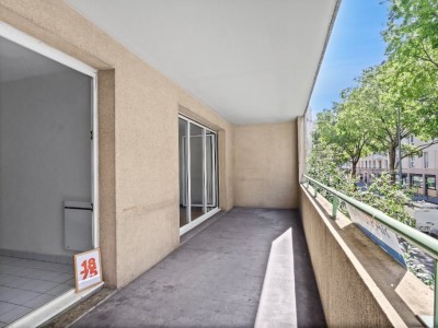 Appartement 3 pièces avec terrasse - 2 chambres A VENDRE - VILLEURBANNE - 66 m2 - 240 000 €