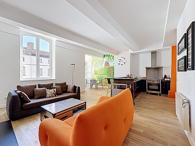 APPARTEMENT T4 A LOUER - LYON 1ER ARRONDISSEMENT - 100.12 m2 - 1 720 € charges comprises par mois