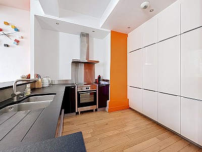 APPARTEMENT T4 A LOUER - LYON 1ER ARRONDISSEMENT - 100.12 m2 - 1 720 € charges comprises par mois