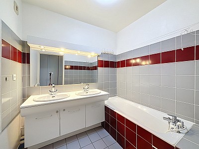 APPARTEMENT T4 A LOUER - LYON 2EME ARRONDISSEMENT - 90.84 m2 - 1420€ charges comprises par mois