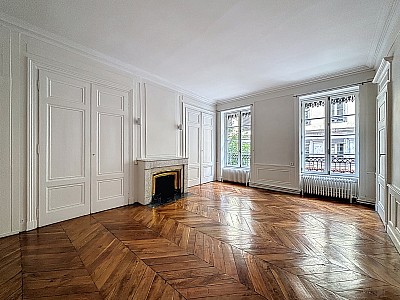 APPARTEMENT T4 A LOUER - LYON 2EME ARRONDISSEMENT - 121.42 m2 - 1725€ charges comprises par mois