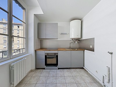 APPARTEMENT T4 A LOUER - LYON 3EME ARRONDISSEMENT - 73.99 m2 - 1 175 € charges comprises par mois