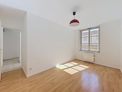 APPARTEMENT T4 A LOUER - LYON 3EME ARRONDISSEMENT - 73.99 m2 - 1 175 € charges comprises par mois