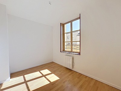 APPARTEMENT T4 A LOUER - LYON 3EME ARRONDISSEMENT - 73.99 m2 - 1 175 € charges comprises par mois