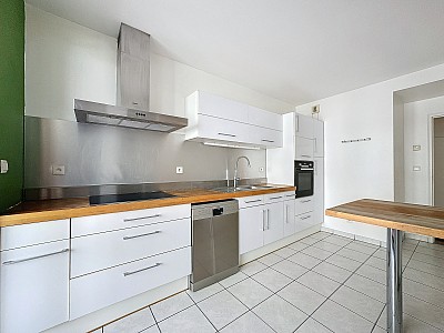 APPARTEMENT T4 A LOUER - LYON 6EME ARRONDISSEMENT - 127.87 m2 - 2 524 € charges comprises par mois