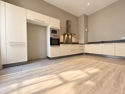 APPARTEMENT T4 A LOUER - LYON 6EME ARRONDISSEMENT - 125.48 m2 - 2 310 € charges comprises par mois